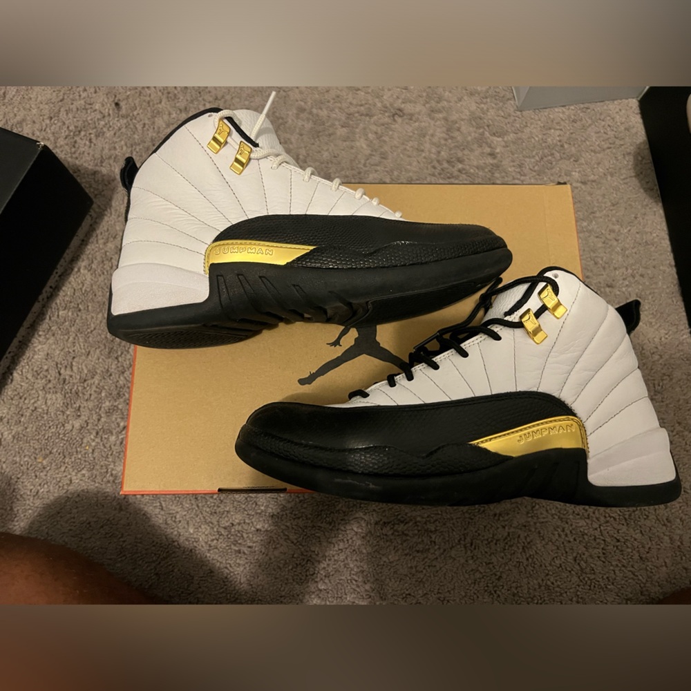 Jordan 12 taxi men-8.5-used